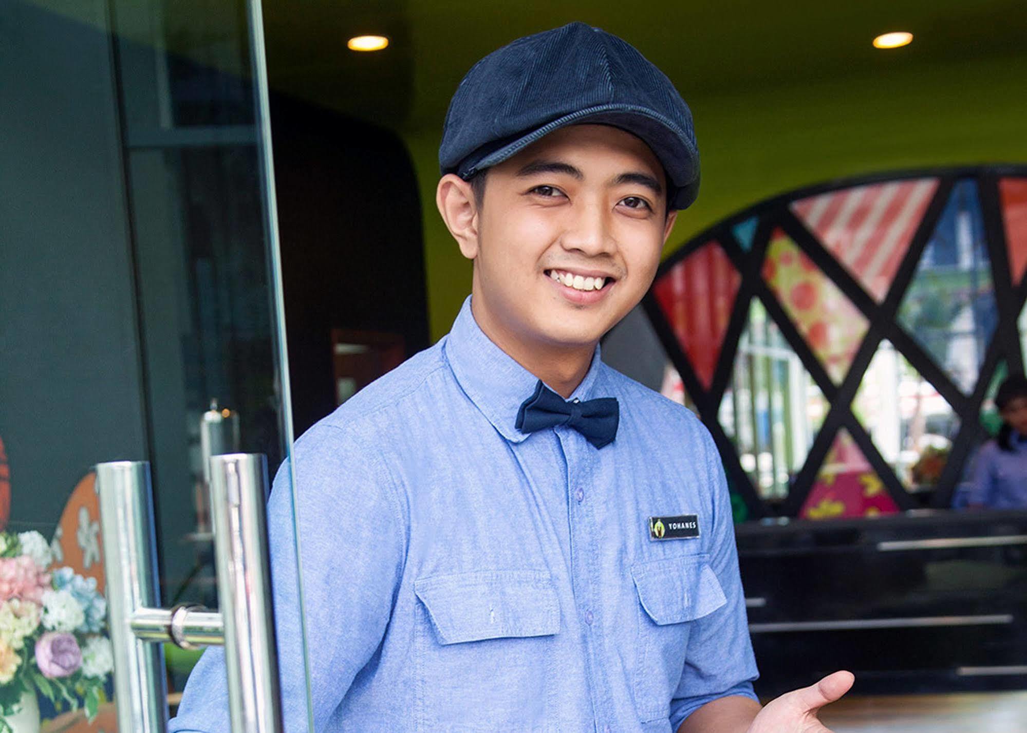 Maxonehotels.Com At Tidar Surabaya Exterior foto