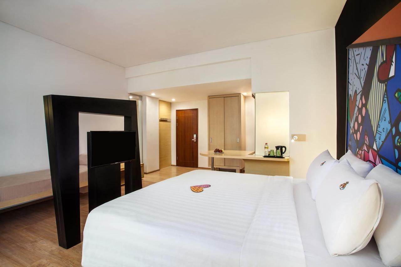 Maxonehotels.Com At Tidar Surabaya Exterior foto